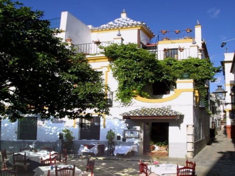 Elvira Plaza