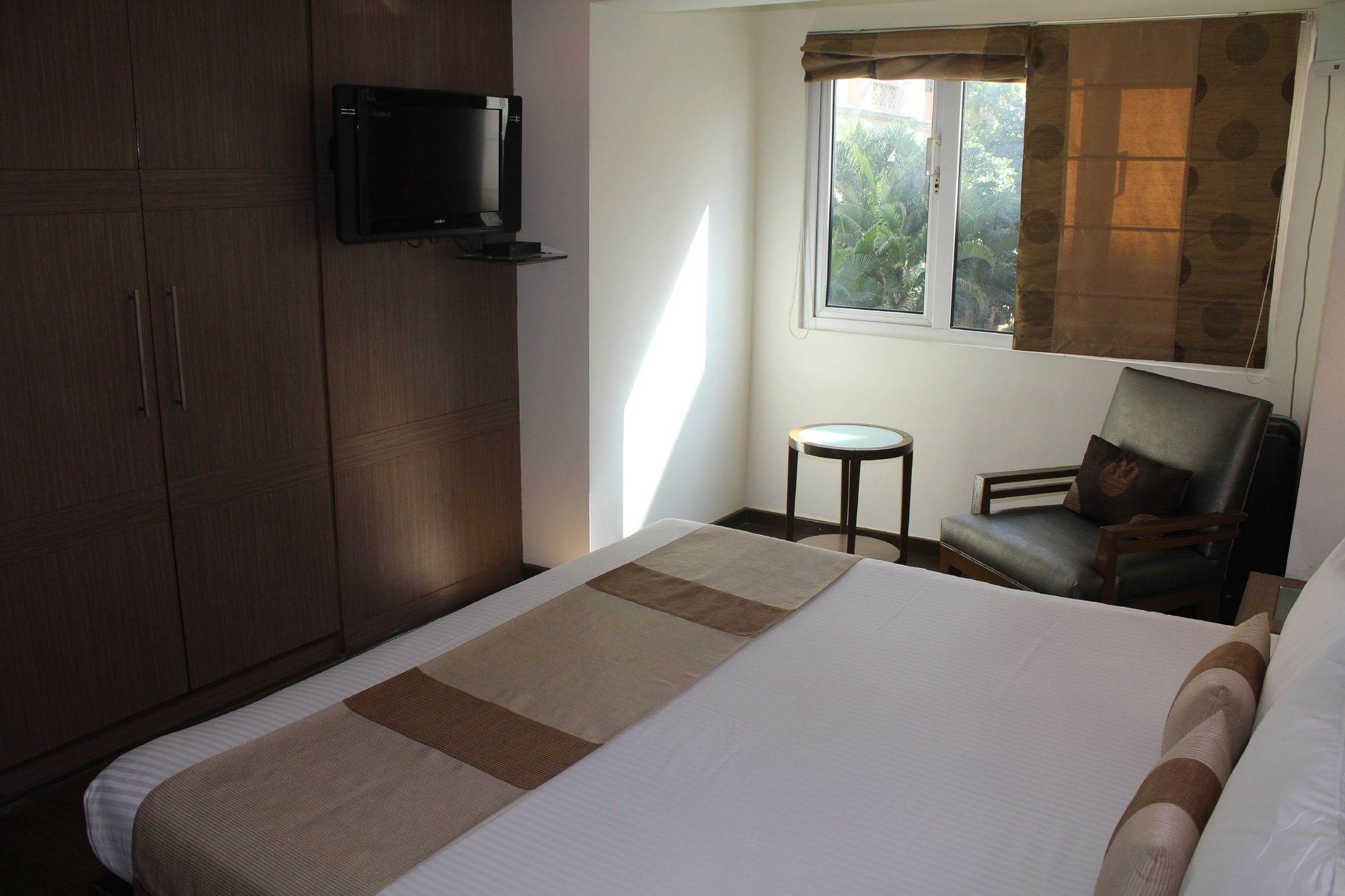 The Lotus Apartment Hotel
