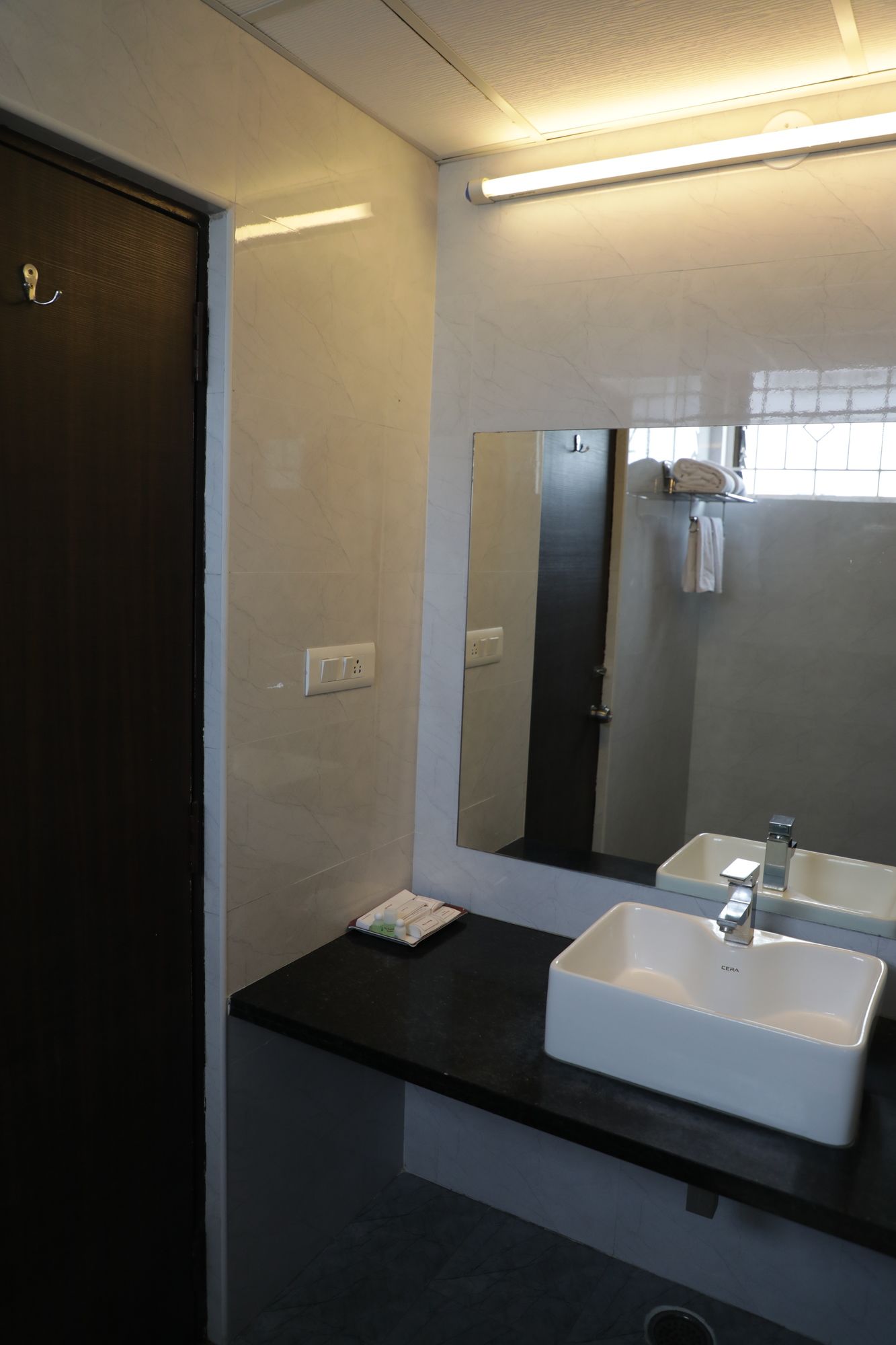 Hotel Raj Residency