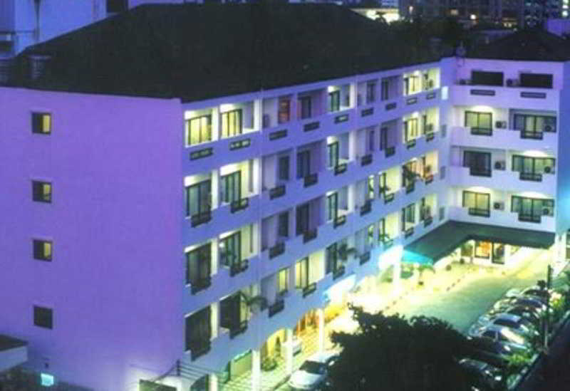Admiral Suites Bangkok by Compass Hospitality