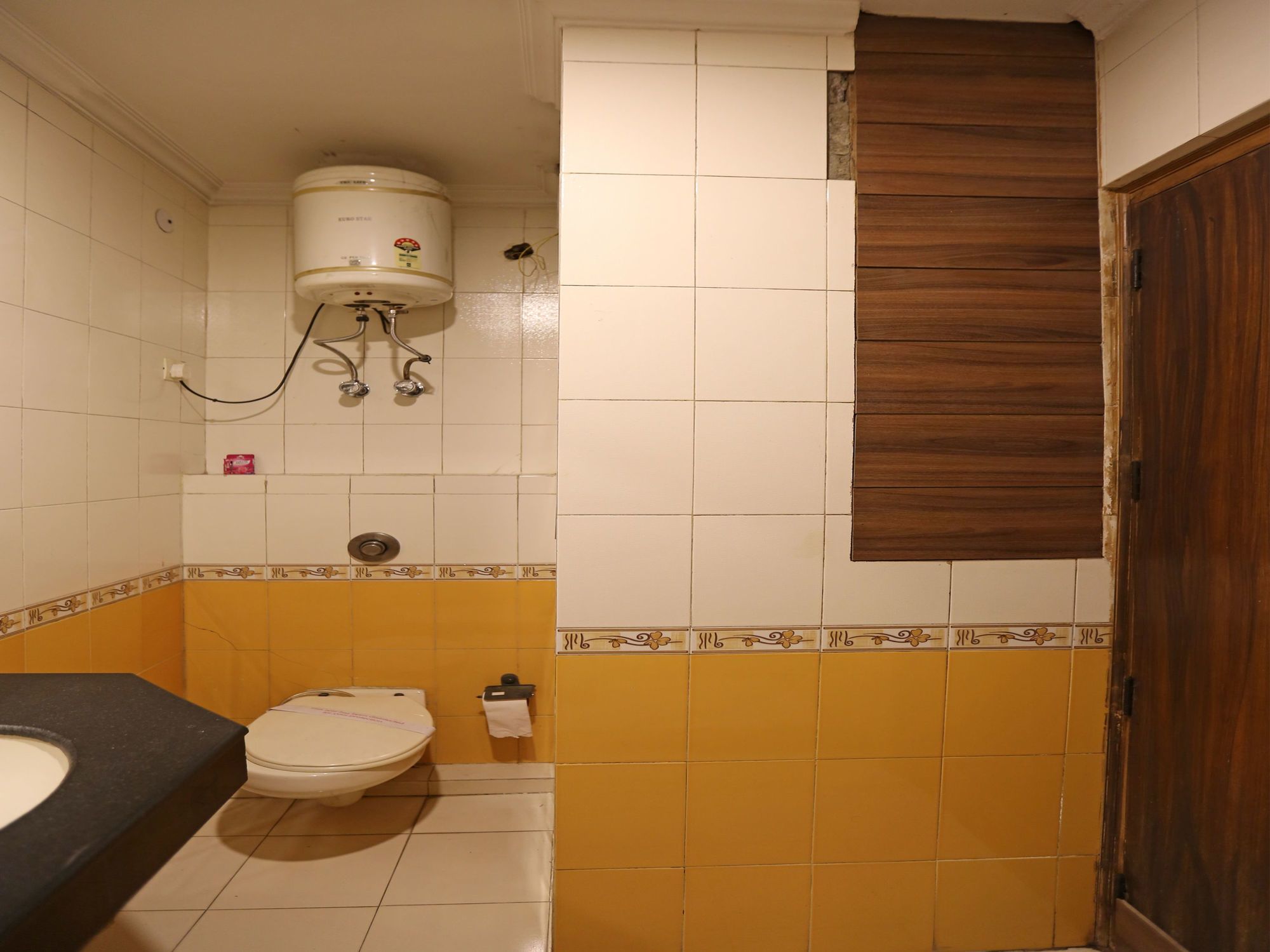 OYO 8876 Hotel Sarthi