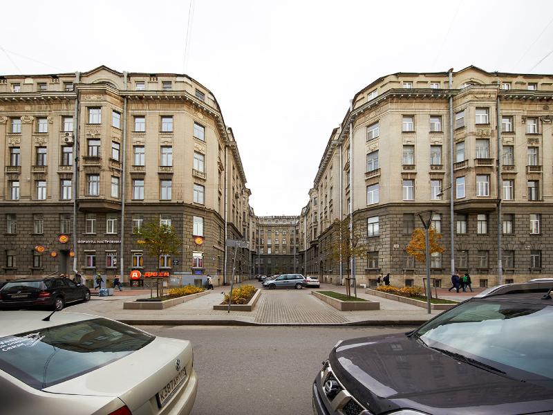 Avenue Hotel