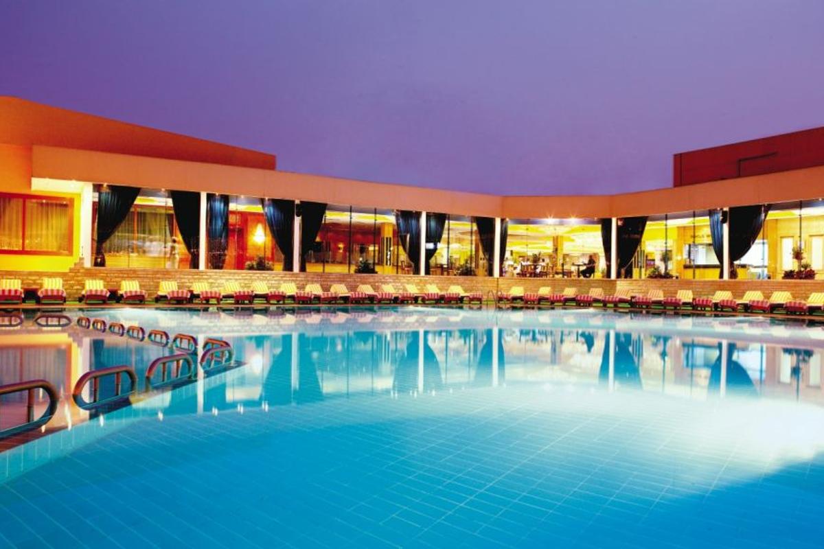 Cairo Pyramids Hotel