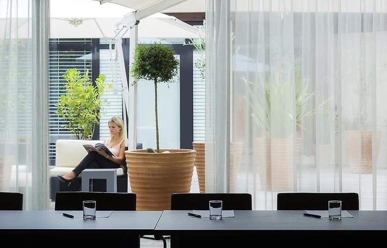 Hotel Pullman Marseille Provence Aeroport, Marsella