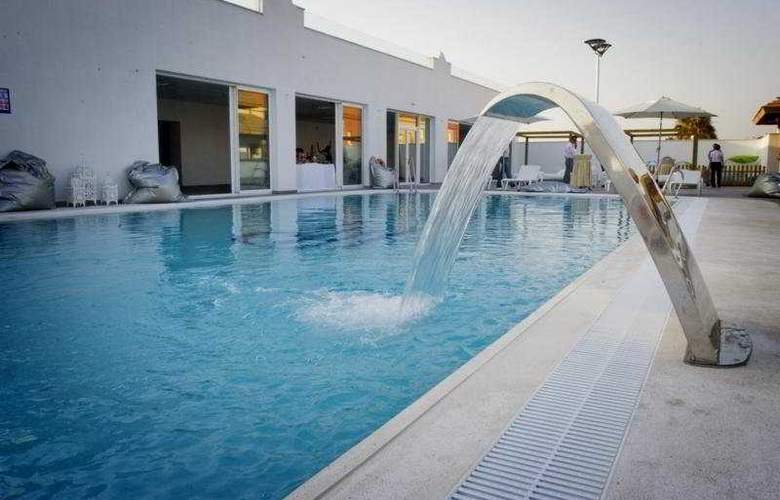 Hotel Playa De La Luz desde 85€, Rota