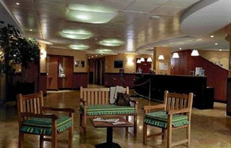 Hotel Adagio la Defense-Le Parc desde 86€, Courbevoie