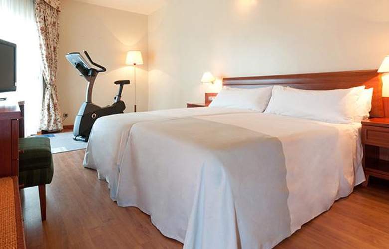 Hotel Tryp Gijón Rey Pelayo desde 85€, Gijon
