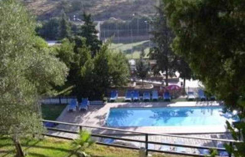Hotel Abetos Del Maestre Escuela Desde 34 Cordoba
